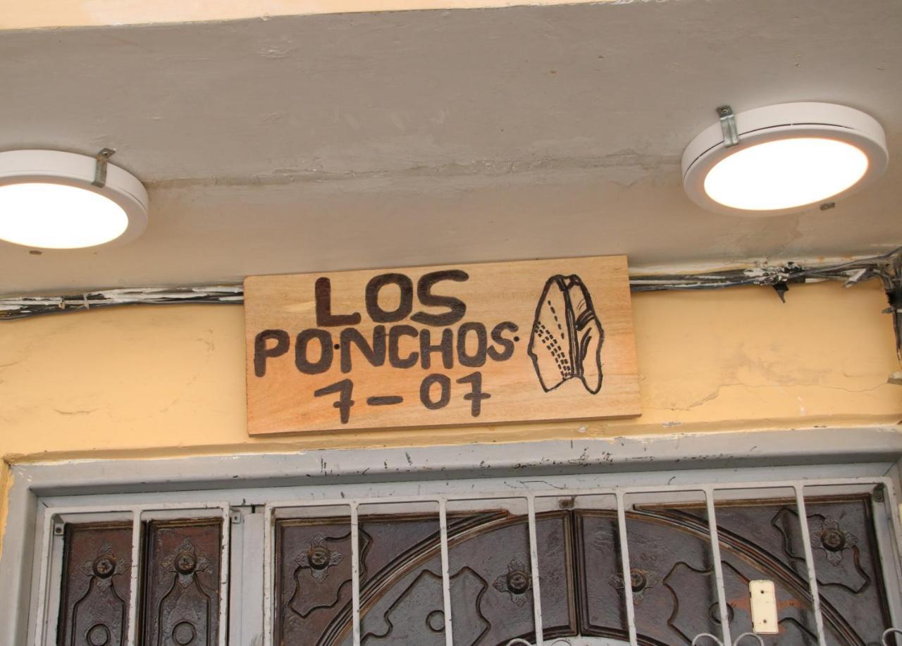 Hospedaje Los Ponchos اوتابالو المظهر الخارجي الصورة